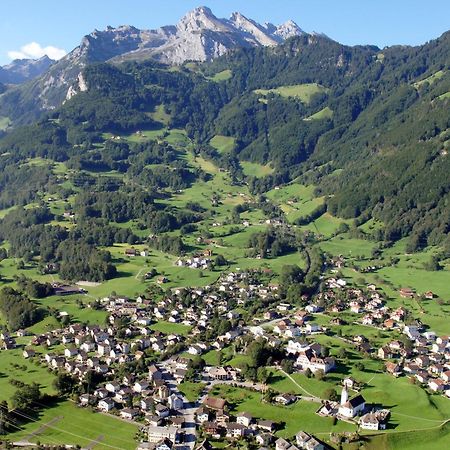 Hotel Krone Attinghausen エクステリア 写真