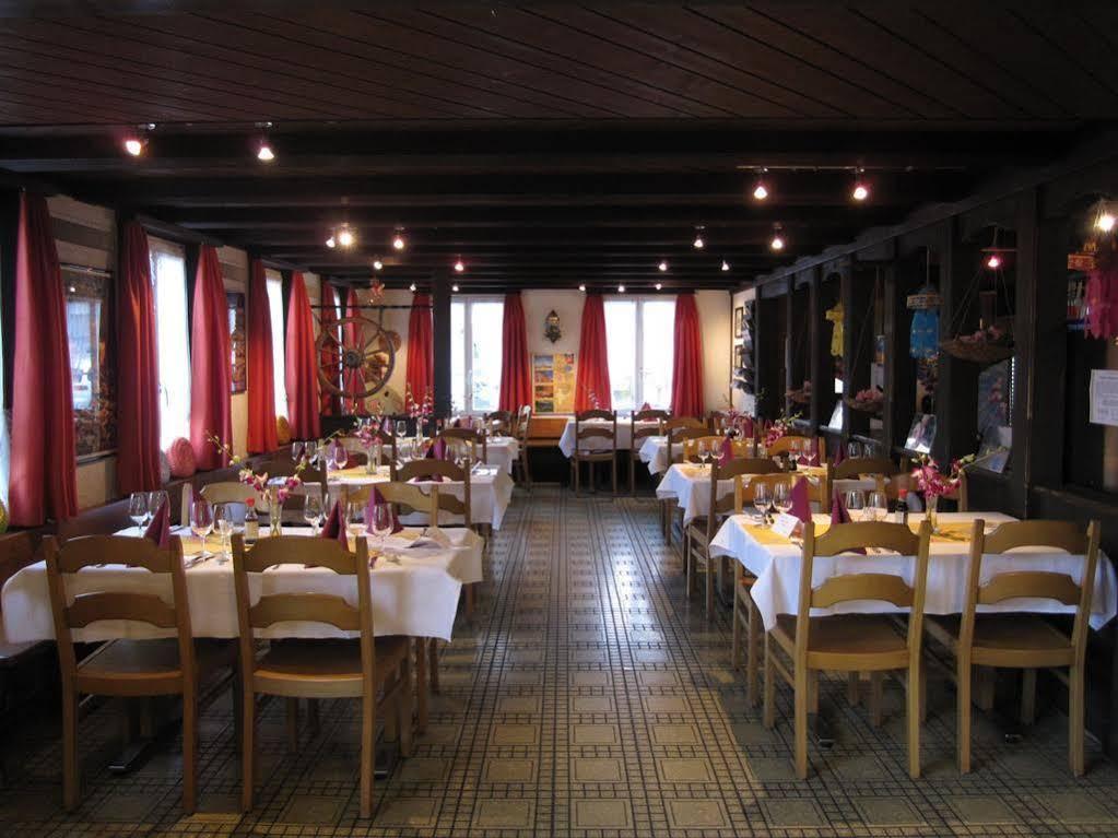 Hotel Krone Attinghausen エクステリア 写真