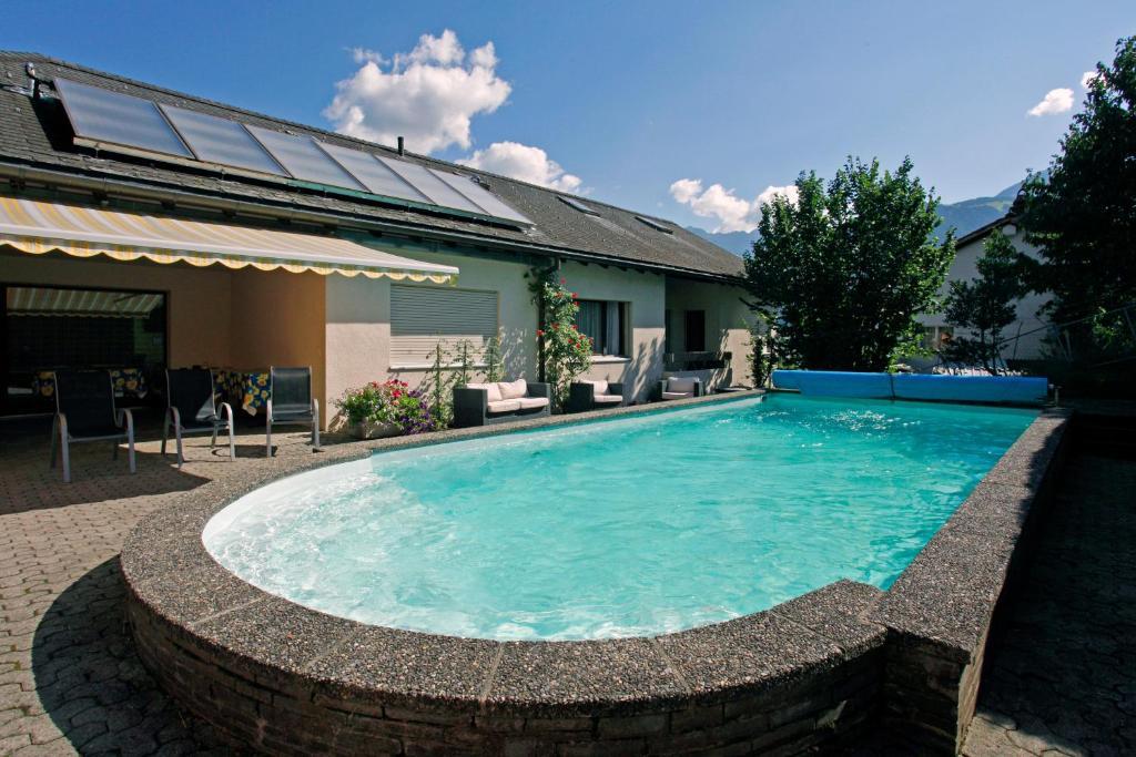 Hotel Krone Attinghausen エクステリア 写真