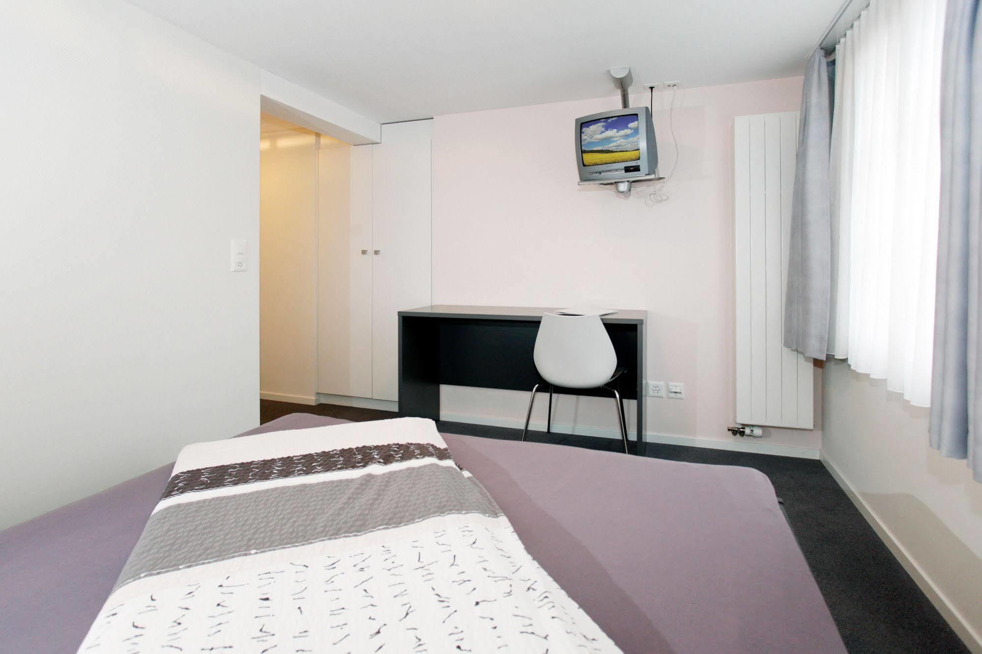 Hotel Krone Attinghausen エクステリア 写真